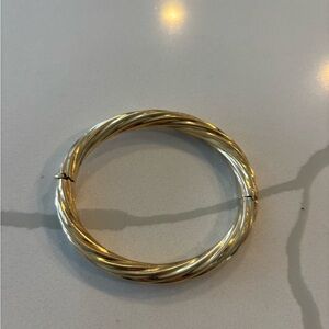 SOLD!


14K Yellow Gold Bangle Bracelet